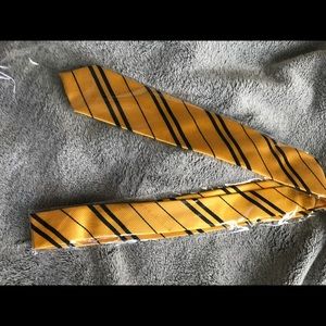 Nwt Hufflepuff house necktie Harry Potter